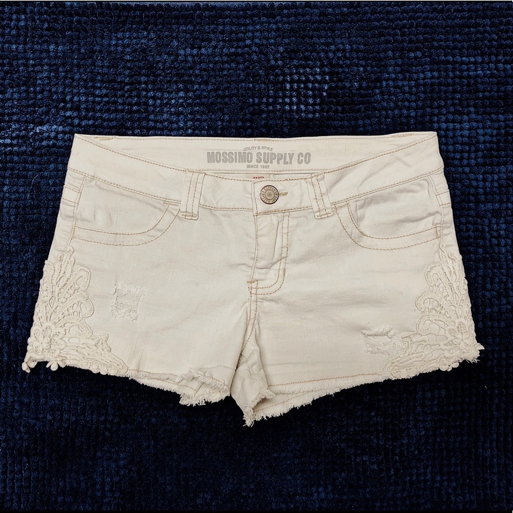 ☀️White Mossimo Shorty Shorts
